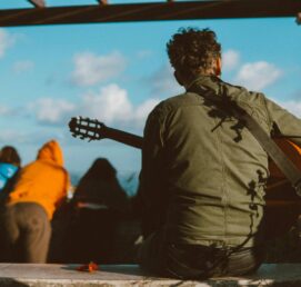 Билјана платно белеше