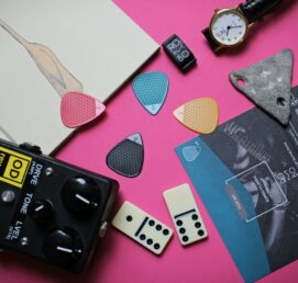 Дал да плачам ил се смеам